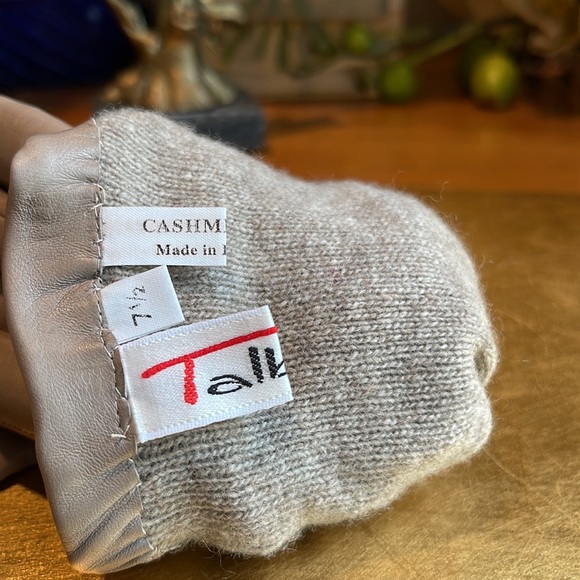 NWOT! Talbots Lambskin and Cashmere Gloves - Picture 7 of 9
